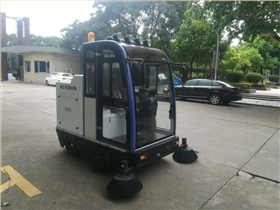掃地車選擇質量比價格更重要 掃地車選擇質量比價格更重要
