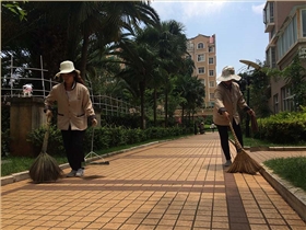 什么樣的電動(dòng)掃地車適合在小區(qū)工作 什么樣的電動(dòng)掃地車適合在小區(qū)工作