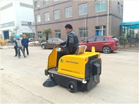 又一家地板廠采購圣倍諾工廠掃地車 又一家地板廠采購圣倍諾工廠掃地車