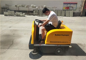 電動清掃機清掃車間灰塵有優勢 電動清掃機清掃車間灰塵有優勢