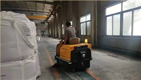 清潔大面積倉庫怎么少的了電動掃地車 清潔大面積倉庫怎么少的了電動掃地車