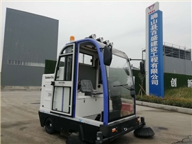 哪里有電動掃地車賣 哪里有電動掃地車賣