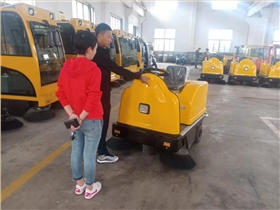 南京某機械廠采購電動掃地車 南京某機械廠采購電動掃地車