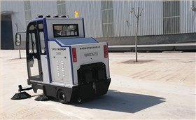 全封閉掃地車2000A出貨紹興某機電股份公司 全封閉掃地車2000A出貨紹興某機電股份公司