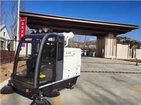 2000AW戶外電動掃地車在青島某高鐵新城小區上崗