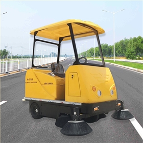 工業(yè)道路清掃車(chē)