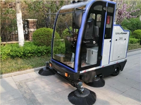 工業(yè)掃地車質(zhì)量