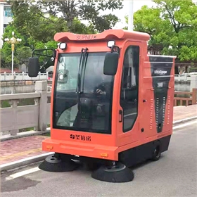 電動掃地機清掃落葉效率高