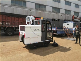 使用小型電動清掃車時應該注意哪些問題呢？