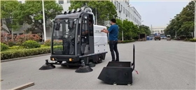 電動(dòng)清掃車在園區(qū)保潔中的應(yīng)用進(jìn)行介紹