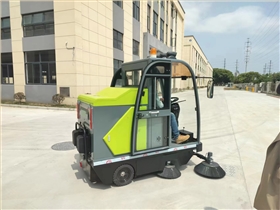 廠區清掃車給工業清潔帶來了變革