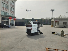  封閉式掃地機的獨特優勢和高 效工作能力