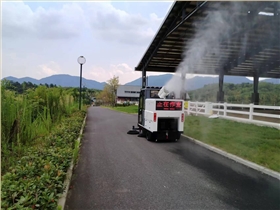 小型清掃車作為公共區域必不可少的清掃設備