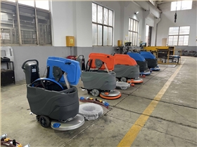 車間清潔利器，車間清掃車助力企業(yè)高效清潔！