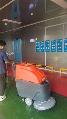 倉(cāng)庫洗地機(jī)在多行業(yè)中的應(yīng)用與保護(hù)價(jià)值探究