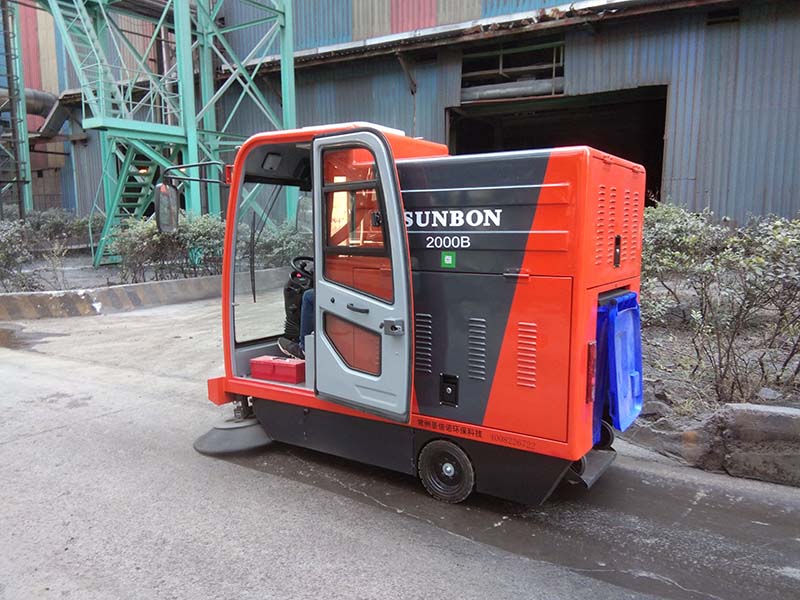 廠區(qū)清掃用怎樣的座駕掃地車 廠區(qū)清掃用怎樣的座駕掃地車