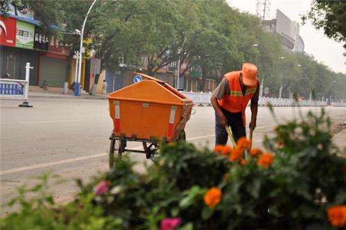 夏日力薦產(chǎn)品之電動(dòng)掛桶垃圾車 夏日力薦產(chǎn)品之電動(dòng)掛桶垃圾車