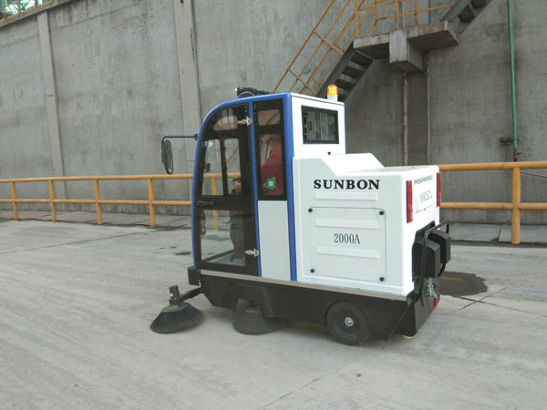 如何選擇合適的道路清掃車(chē)呢 如何選擇合適的道路清掃車(chē)呢