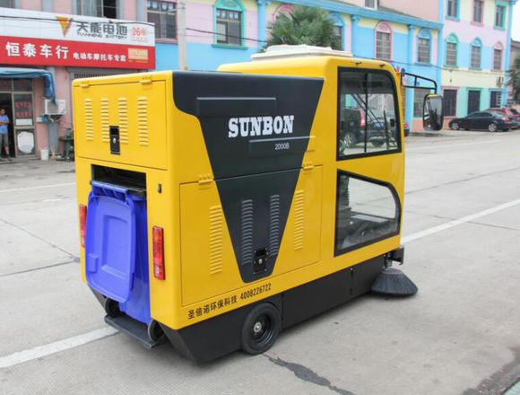 電動掃地車與人工保潔的差距懸殊 電動掃地車與人工保潔的差距懸殊