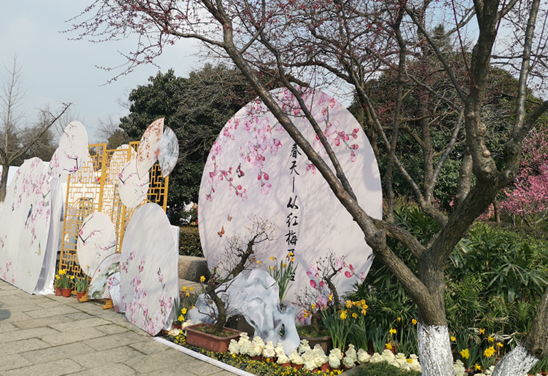 踏青時節,電動掃地機解決景區環境堪憂問題 踏青時節,電動掃地機解決景區環境堪憂問題