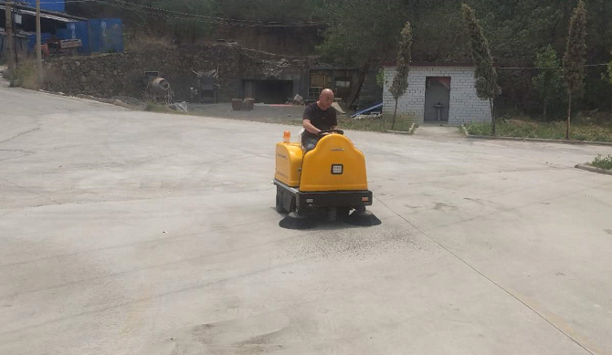 南京某機械廠采購電動掃地車 南京某機械廠采購電動掃地車