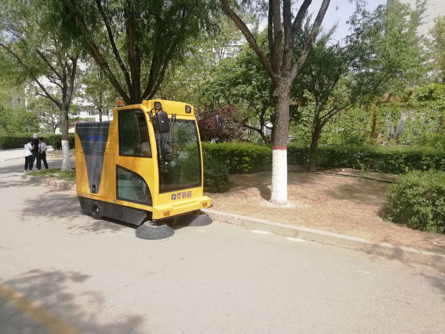 清潔工作還是選擇電動掃地機靠譜 清潔工作還是選擇電動掃地機靠譜