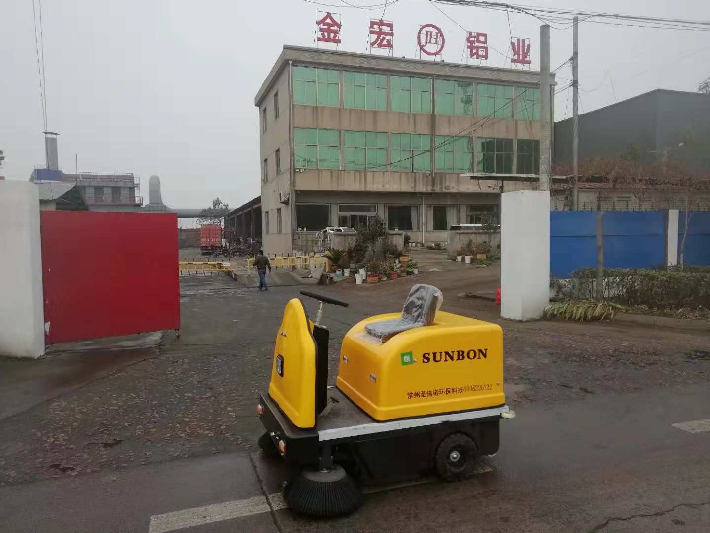 電動掃地機在工廠的使用效果好嗎 電動掃地機在工廠的使用效果好嗎