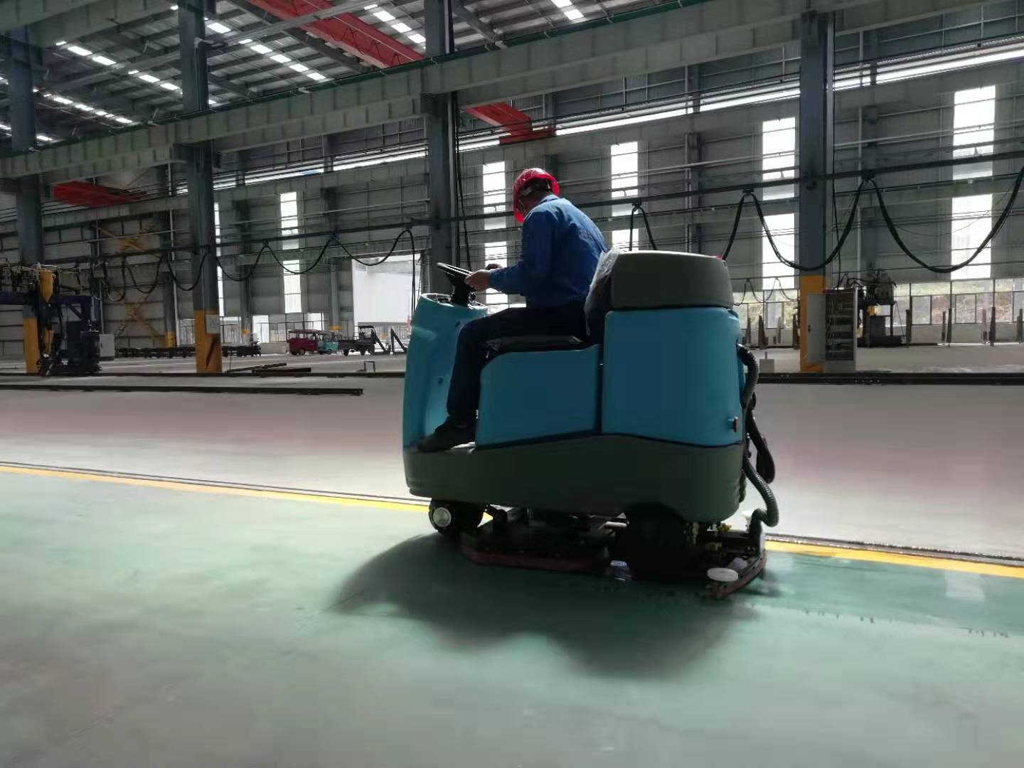 電動(dòng)洗地機(jī)是否能用在工廠車(chē)間