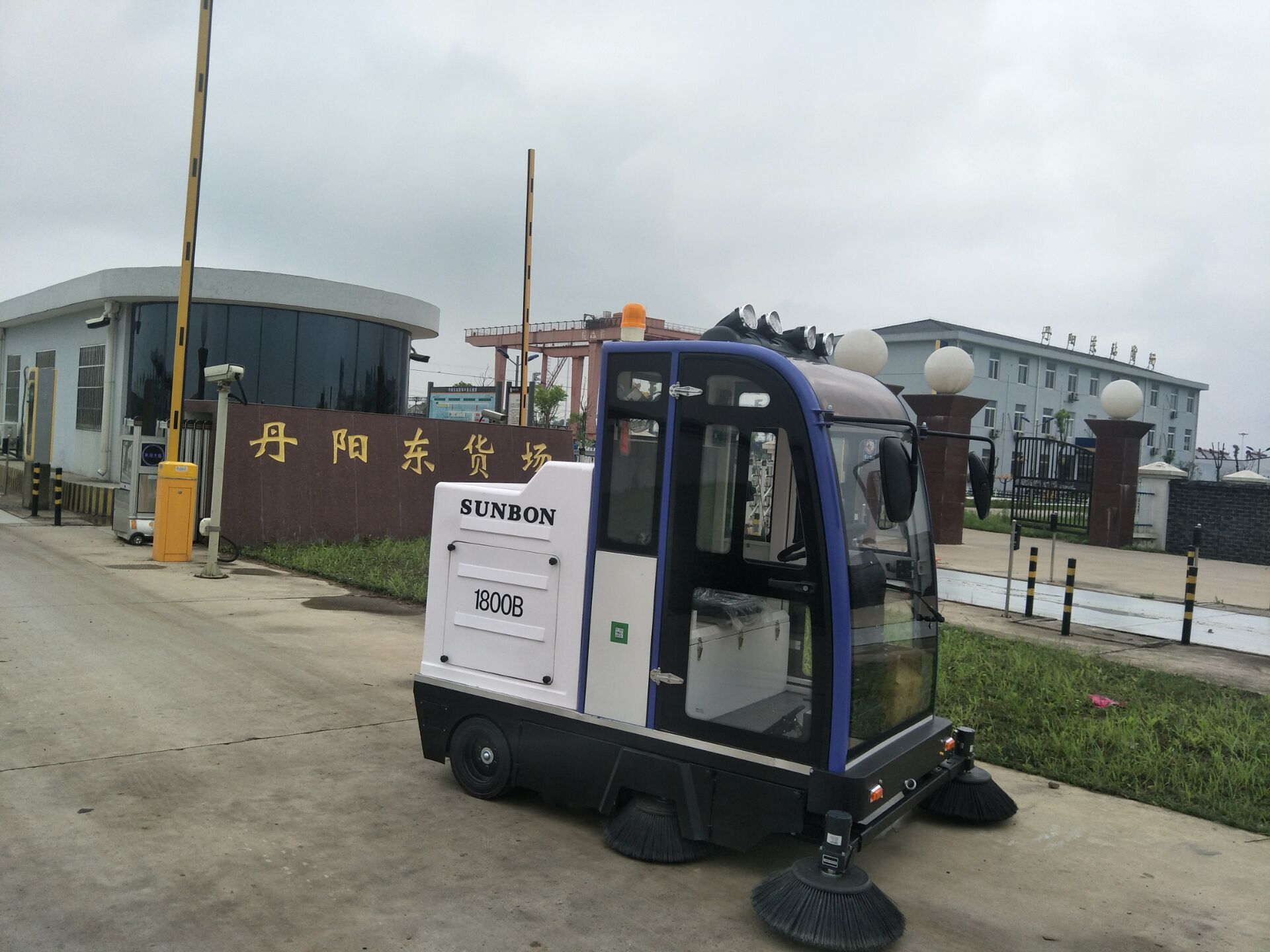 環衛電動掃地車的七大優勢