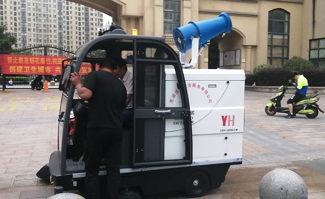 安徽宣城某保潔公司采購(gòu)電動(dòng)掃地車進(jìn)行小區(qū)保潔
