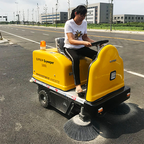 電動掃地車
