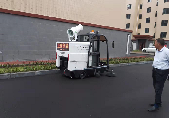 電動(dòng)掃路車好用么？有什么優(yōu)勢(shì)