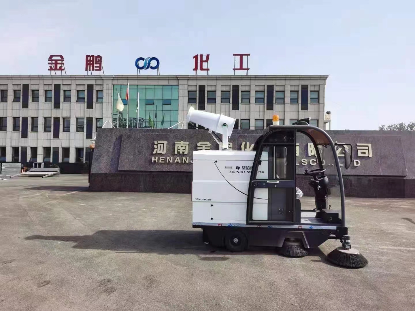 工業掃地車如何解決工廠和企業的工業清潔問題？