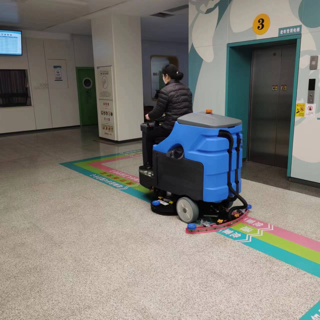 小型電動洗地機在清潔中的作用，如何解決問題？