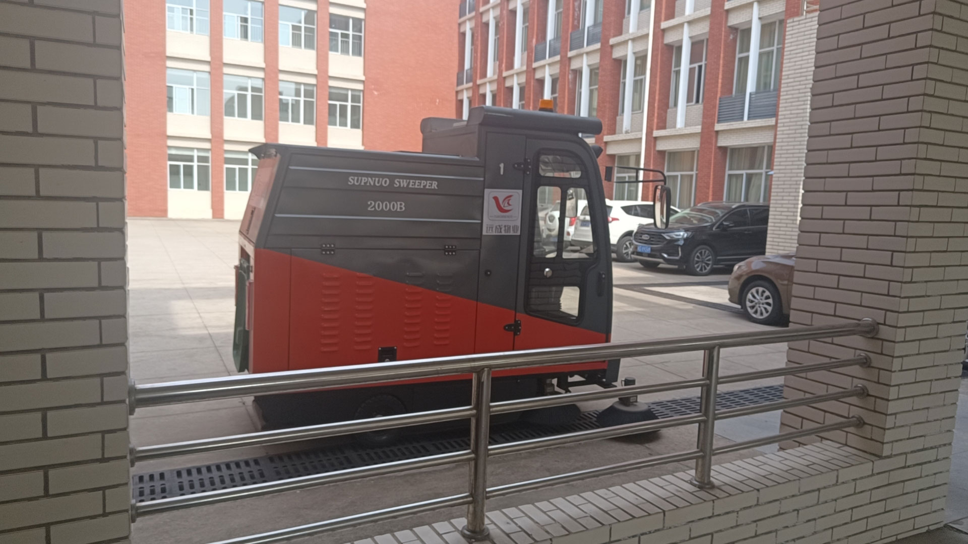 新時(shí)代的城市衛(wèi)士——道路清掃車的魅力與創(chuàng)新