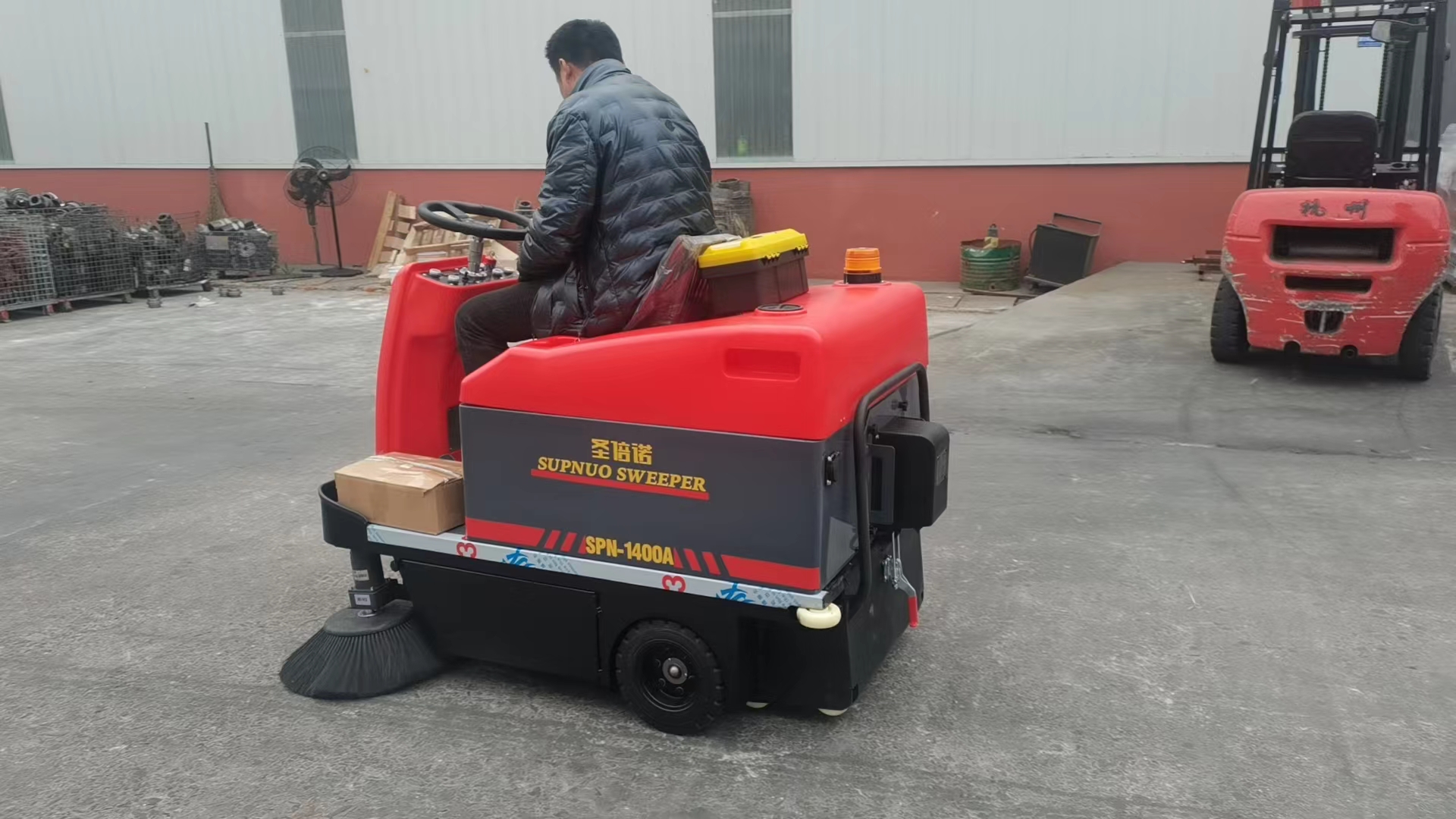 園區清掃車的特點和意義