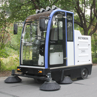 圣倍諾電動掃地車2000A